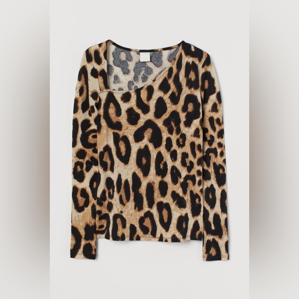 NWOT H&M Asymmetric Neckline Long Sleeve Leopard Print Top. Size Medium.